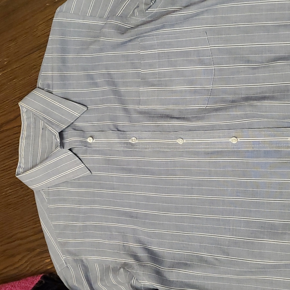 Unmarked button down - Picture 2 of 5
